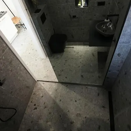 Mit Badewanne, Kamin Und Parkplatz Διαμέρισμα Γκρατς