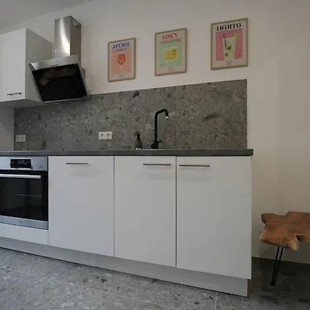 Mit Badewanne, Kamin Und Parkplatz Graz