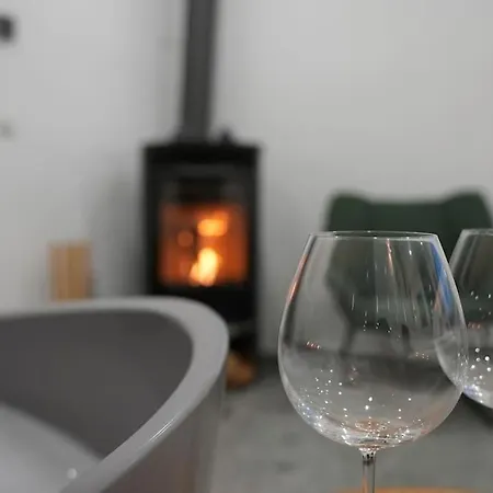 Mit Badewanne, Kamin Und Parkplatz Διαμέρισμα *