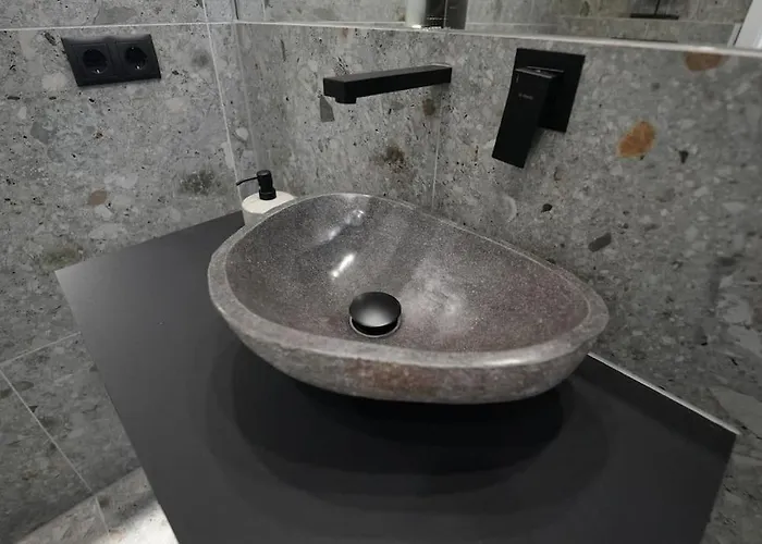 Apartment Mit Badewanne, Kamin Und Parkplatz