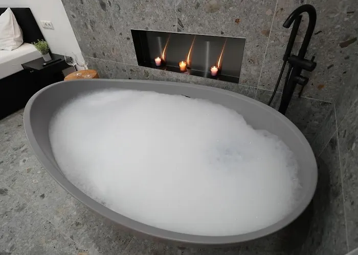 Apartment Mit Badewanne, Kamin Und Parkplatz *