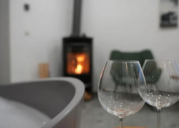 Mit Badewanne, Kamin Und Parkplatz Appartamento *